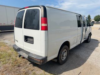 2015 Chevrolet Express 3500 Work Van - Exterior Rear Right Corner Image
